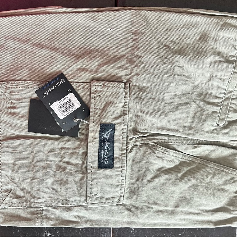 Mens Mojo Sportswear Cargo Shorts 32 *Brand new*  with tags Olive Green